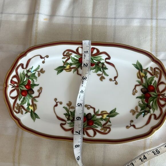 Tiffany & Co. Holiday Oval Serving Platter with Red and Green Accents Gold Trim - Picture 15 of 16